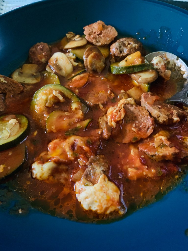Meatball and zucchini caserole